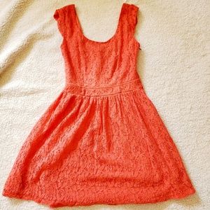 Keyhole back with capsleeve dress